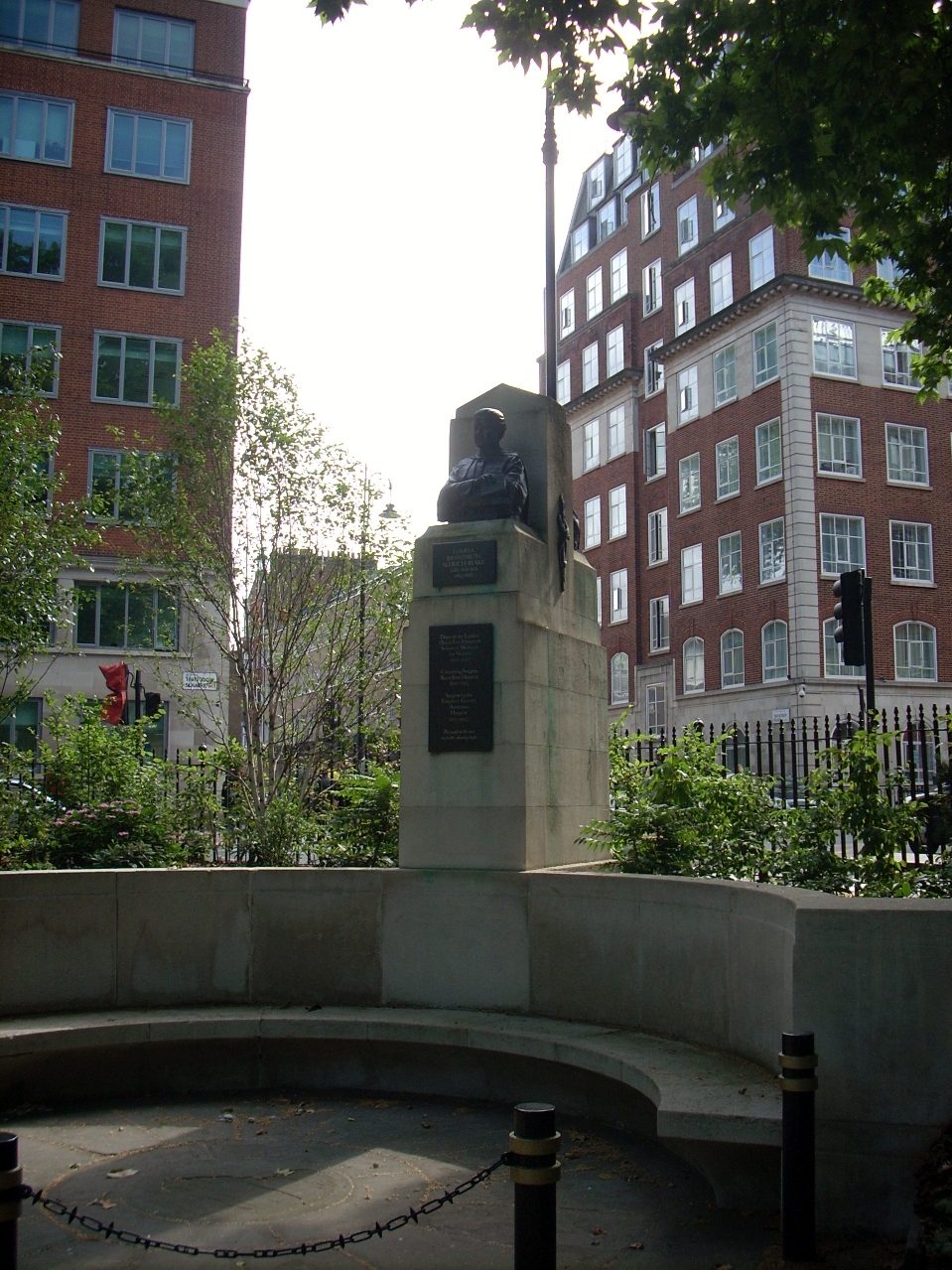 Louisa%20Aldrich-Blake%27s%20monument%2C%20London%20-%2001.JPG